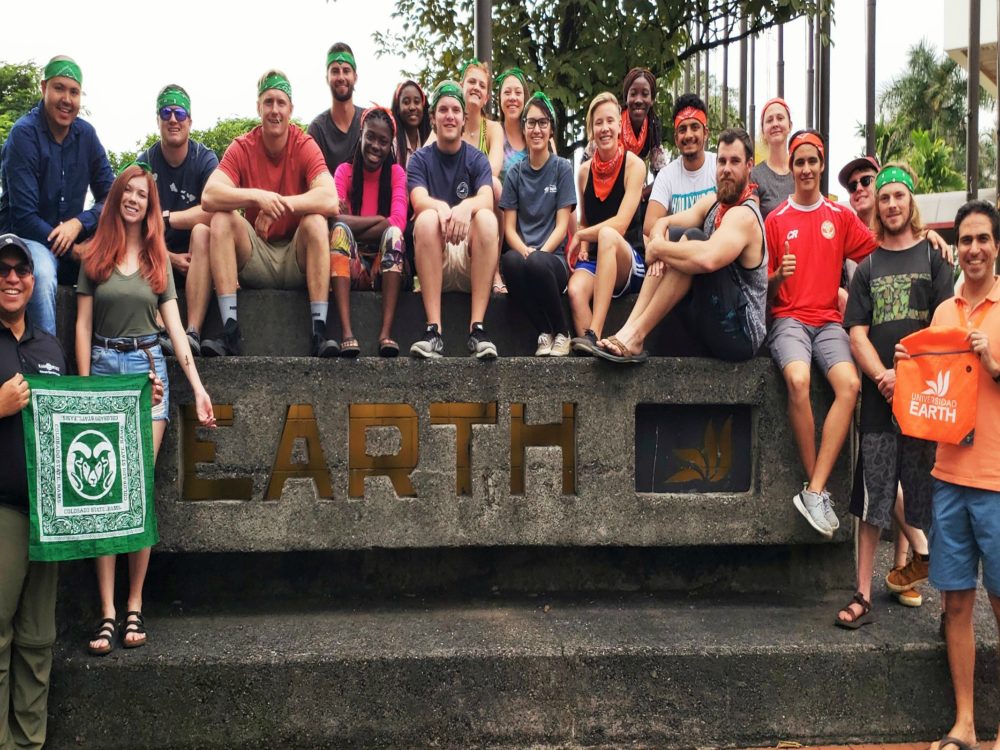 CM Students and Faculty in Costa Rica