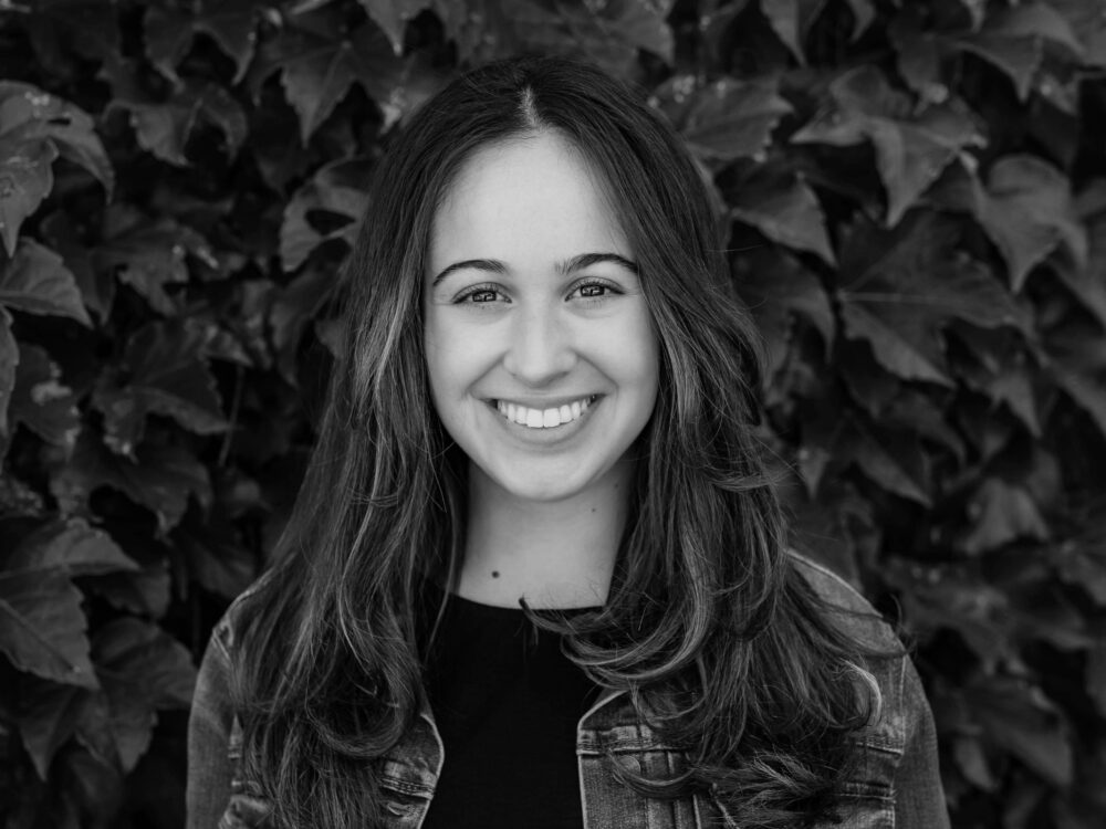 Elena Trage headshot