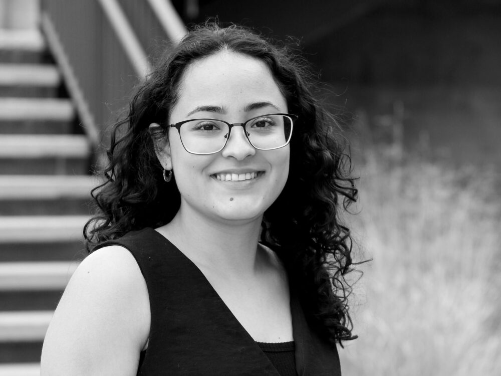 Portrait of Itzel Flores
