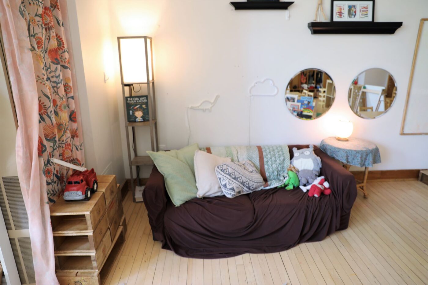 ECC 106 comfy purple couch