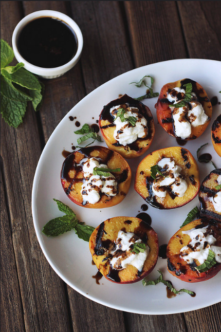 Grilled peaches with balsamic vinegar and blue cheese