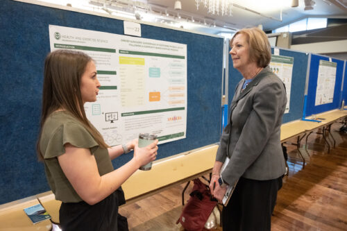 Hadalyn Anderson presents at Research Day